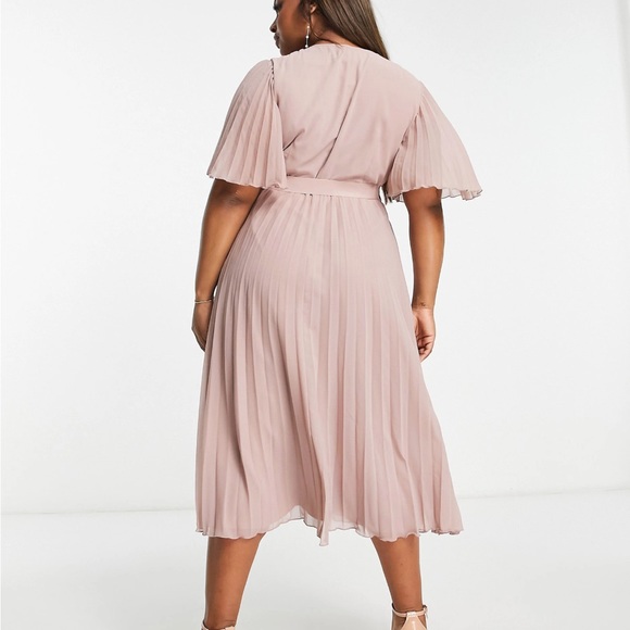 ASOS DESIGN Curve exclusive pleated midi dress with kimono sleeve and tie waist - Picture 2 of 4